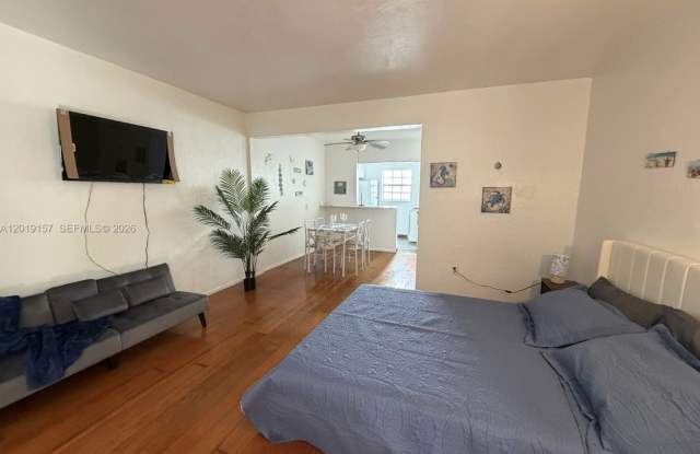 1551 Michigan Ave photos photos