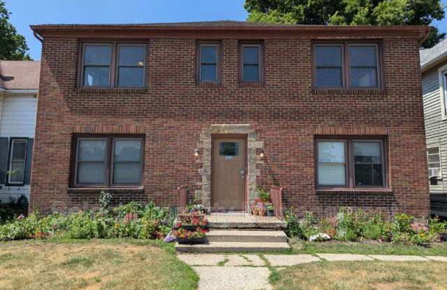1033 Edgewater Avenue photos photos