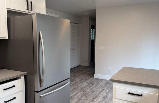 Updated Duplex in SE Bend photos photos