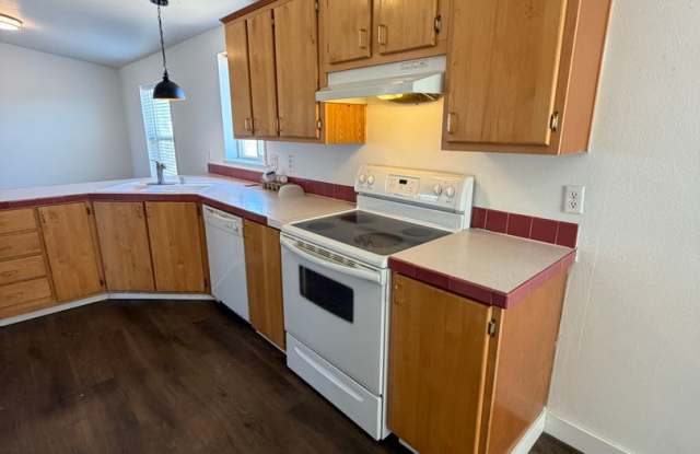 Home in the County! Pending Applications!! Gallery 4