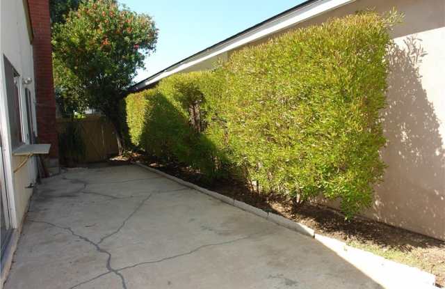 14942 Rancho Circle Gallery 4