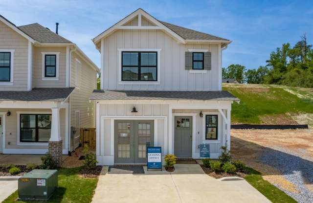 Spacious Primary Suite Plus Garage and Fenced Backyard! photos photos