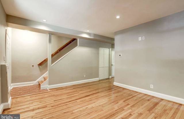 1131 WEST VIRGINIA AVENUE NE Gallery 4