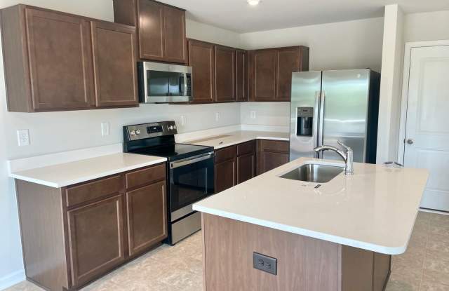 Gorgeous Locust Thicket Townhome Gallery 4