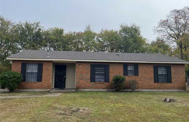 Spacious 4BR/2BA Home In Montgomery, AL photos photos Spacious 4BR/2BA Home In Montgomery, AL photos photos