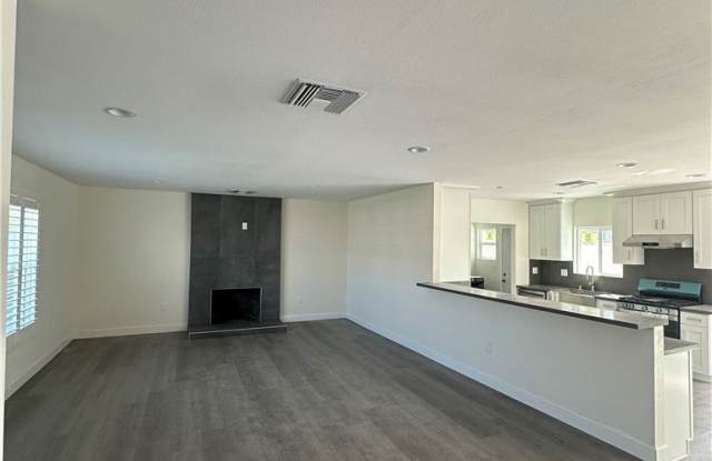 5290 Yorkshire Drive Gallery 3