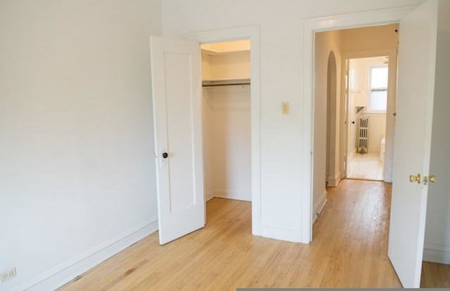 1610 West Sunnyside Gallery 3