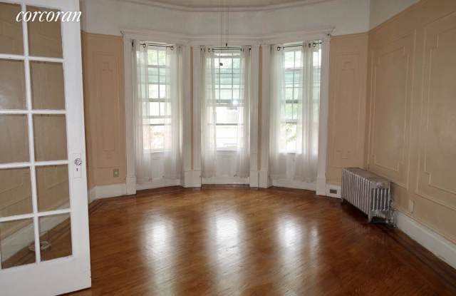 1100 Lincoln Place Gallery 3