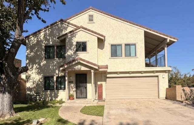 Stunning Updated 3BR/2.5BA Townhome with 2-Car Garage In Manteca Gallery 3