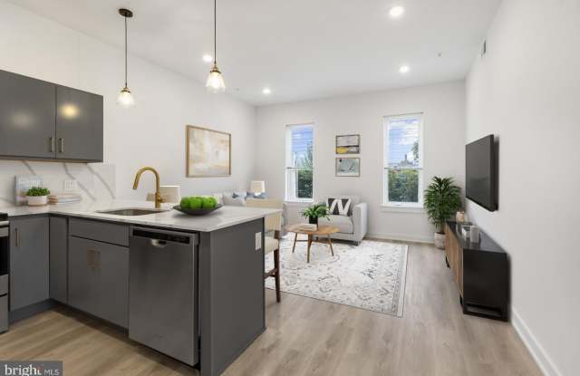 2046 E LEHIGH AVENUE photos photos
