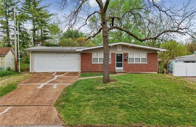 2400 Bluegrass Lane photos photos