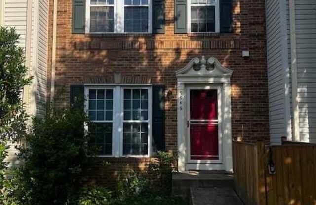 5946 EDGEHILL Court - 5946 Edgehill Court, Huntington, VA 22303