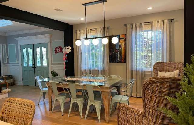 88 Dutchess Boulevard Gallery 2
