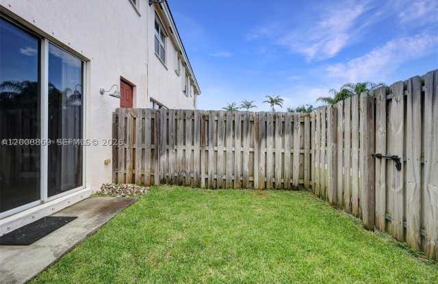 2311 NE 42nd Cir Gallery 2