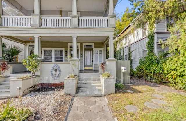 2327 College Street photos photos