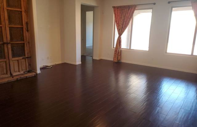 21289 W GLEN Street Gallery 4