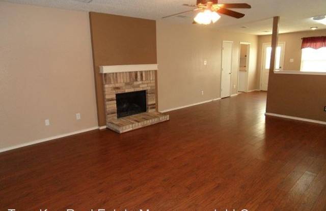 5225 New Castle Lane - 5225 Newcastle Ln, Fort Worth, TX 76135