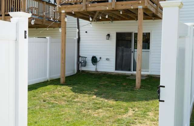 16642 GREEN GLADE DR Gallery 3