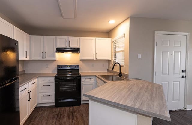 Elevate at 4400 photos photos