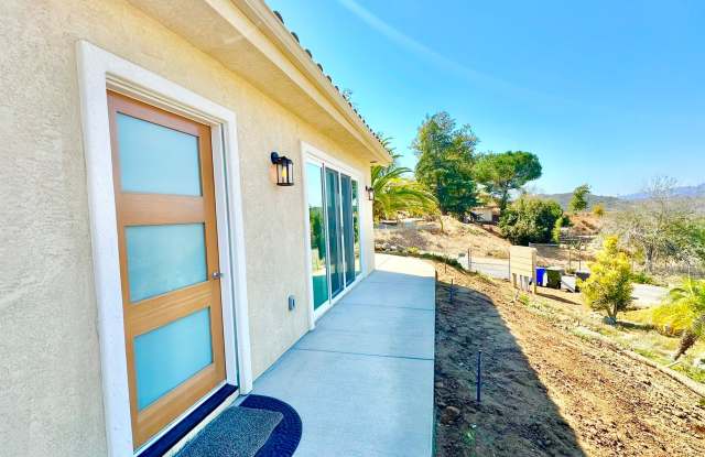 Beautiful Newer Custom-Construction ADU Guest Home on Private Property in Fallbrook  Lovely Neighborhood Area! photos photos