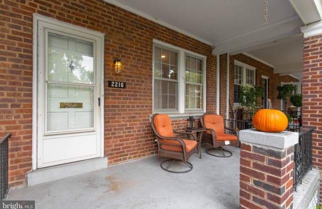 2216 39TH PLACE NW Gallery 3