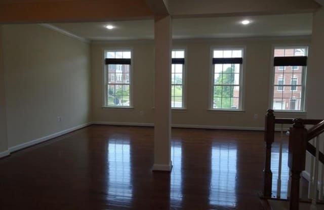 42623 OFFENHAM TERRACE Gallery 4