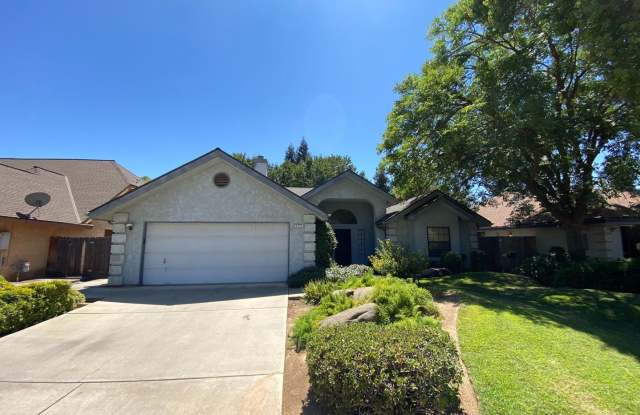 North West Fresno Home, 3BR/2BA, 1878sf, Built 1989 - Lots of Amenities! - 4253 West Los Altos Avenue, Fresno, CA 93722