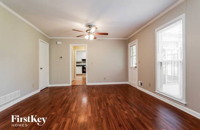 677 Bruce Way Southwest Gallery 3