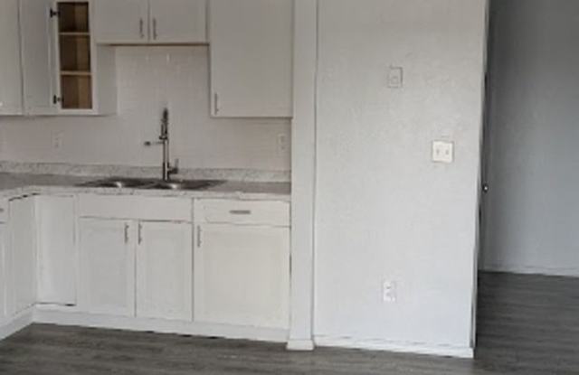 Welcome Home to Comfortable Living at 6111 S Klein Ave! Gallery 4