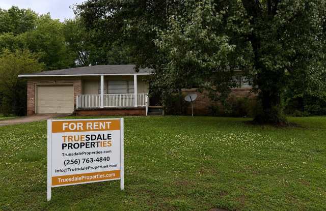 Brick home with 3BR, 1.5BA, garage, fenced in back yard. photos photos Brick home with 3BR, 1.5BA, garage, fenced in back yard. photos photos