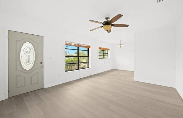 Beautiful Single Family with In-Unit Laundry  Private Studio Efficiency photos photos