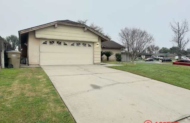 Cozy 3 Bedroom Home in Laurel Glen Area! photos photos