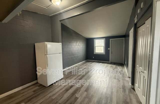 1629 Lexington Ave Gallery 4