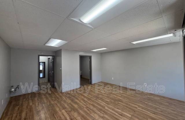 518 Center Street Gallery 2