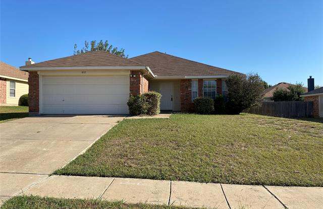 832 Beaver Creek Drive - 832 Beaver Creek Drive, Burleson, TX 76028