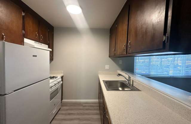 330 W Acacia Street photos photos