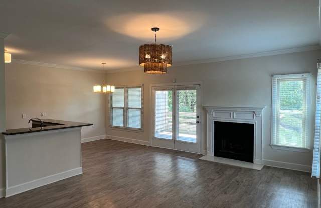 Convenient location in heart of Green Hills! photos photos