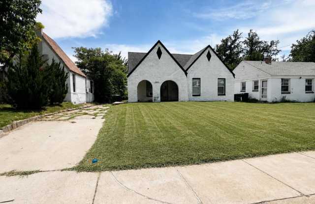 Huge 2 bed 1 bath Gallery 1