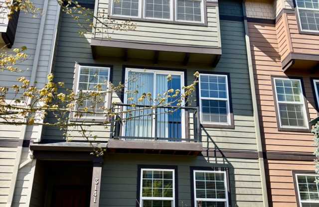 4 Bedroom Brookwood Crossing Townhome with Central A/C!! photos photos