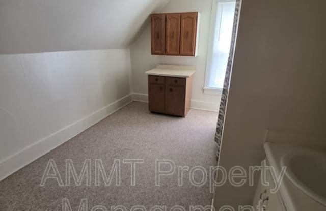 860 10th Street - 2-Upper Gallery 4