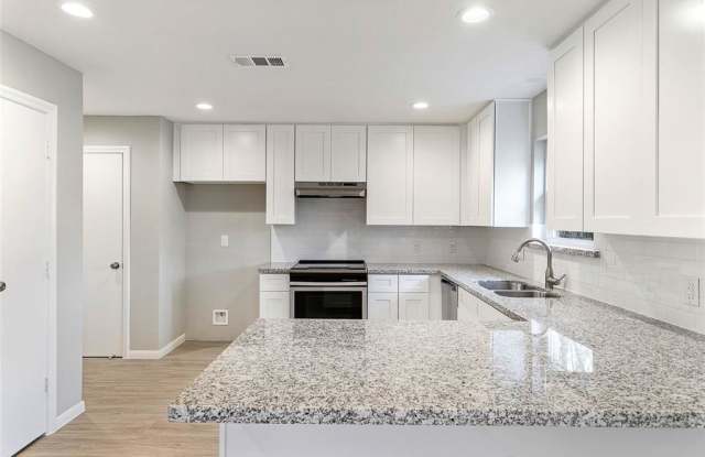 5530 Burlinghall Drive Gallery 4