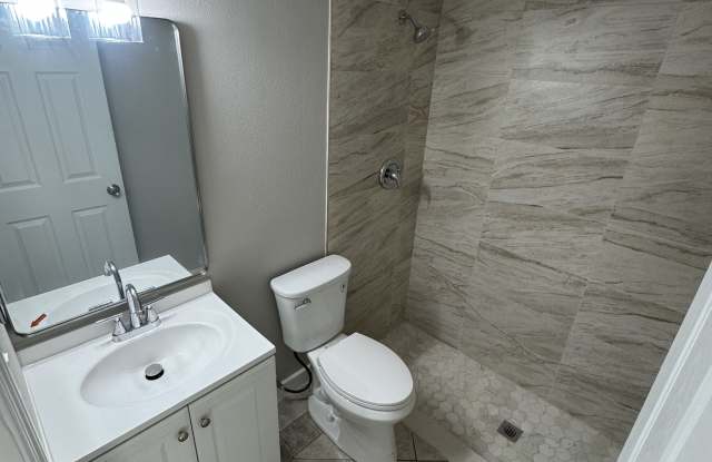 1418 18th Ave Dr W photos photos