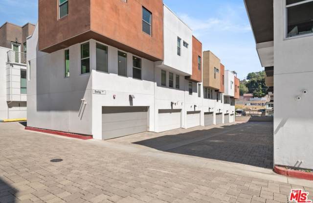 2213 Selig Dr Gallery 1