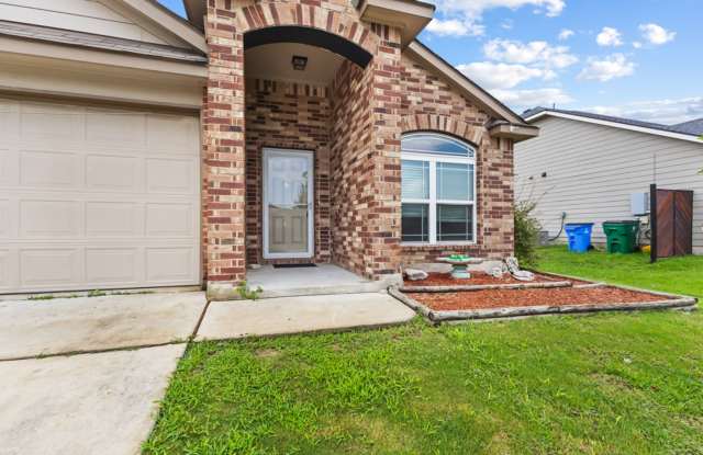 Well-Maintained 4 Bedroom Home in a Convenient Seguin Location photos photos