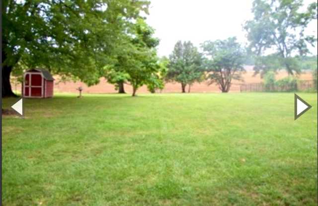 LARGE, 5 BD/2 BA house, near campus! Gallery 3
