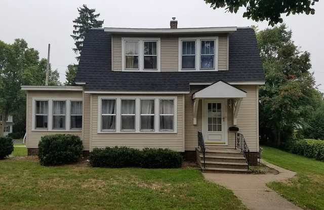 829 Chicago Ave - 829 Chicago Avenue, Wausau, WI 54403