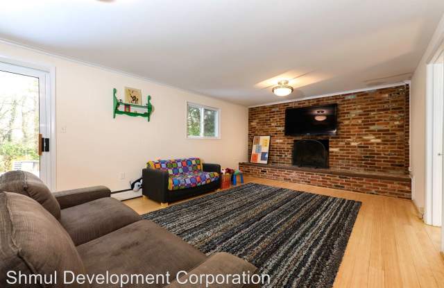 10117 Ashburton Ln Gallery 2