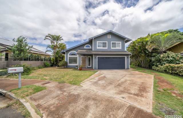 UPGRADED 3BR/2.5BA in Makakilo! NEW Flooring, Fresh Interior Paint & NEW Stainless Steel Kitchen Appliances | Split A/C + Garage & EXTRA Driveway Parking Gallery 1