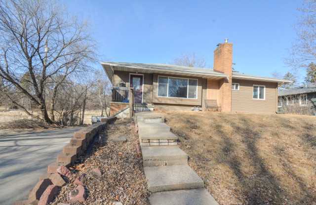 Charming 3-Bed, 1-Bath Home for Rent Near St Marys Hospital! photos photos