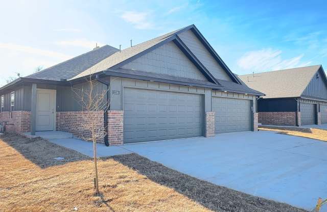 Welcome to Brand New Masonwood featuring this 3 Bedroom 2 Bath 2 Car Garage Duplex in a Great location close to the Broadway Extension and only 8 minutes from downtown OKC photos photos